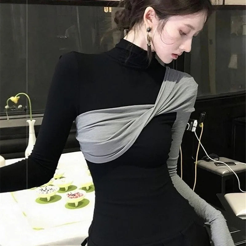 Women's Contrast-Panel Turtleneck Top | Model Pink