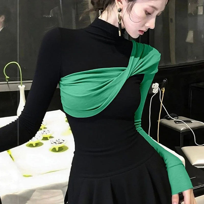 Women's Contrast-Panel Turtleneck Top | Model Pink