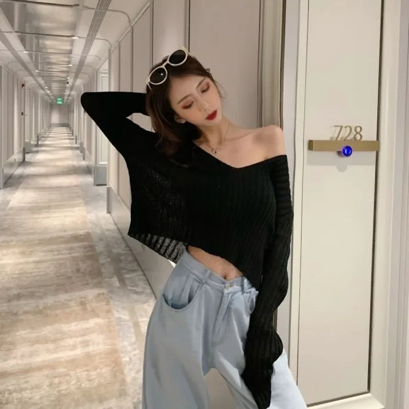 Women's Loose-Fit V-Neck Acrylic Knit Top