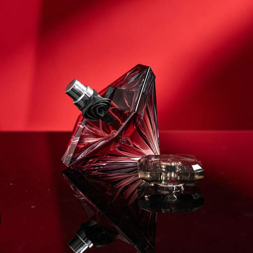 LA NUIT Sparkle Floral-Fruity Eau de Parfum, 75 ml | Model Pink