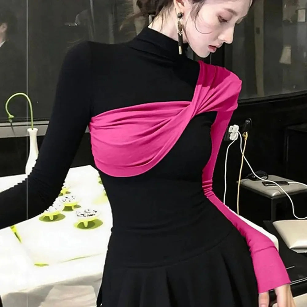 Women's Contrast-Panel Turtleneck Top | Model Pink