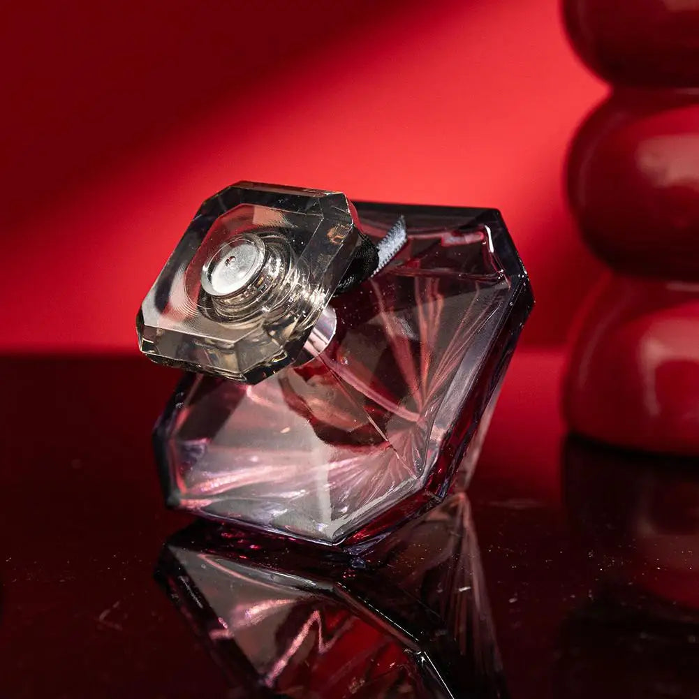 LA NUIT Sparkle Floral-Fruity Eau de Parfum, 75 ml | Model Pink