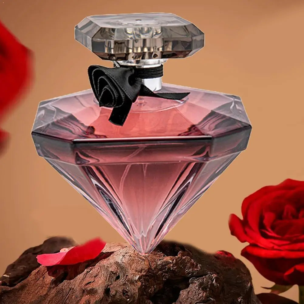 LA NUIT Sparkle Floral-Fruity Eau de Parfum, 75 ml | Model Pink